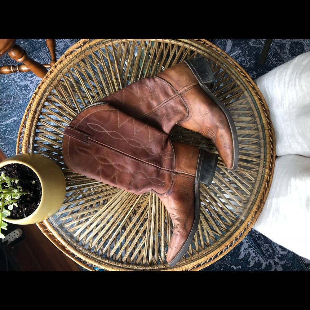 Vintage reddish-brown leather acme cowboy boots
